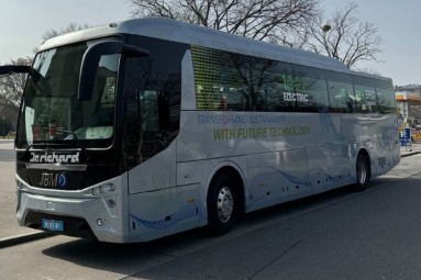 Der E-Reisebus Galaxy von JBM