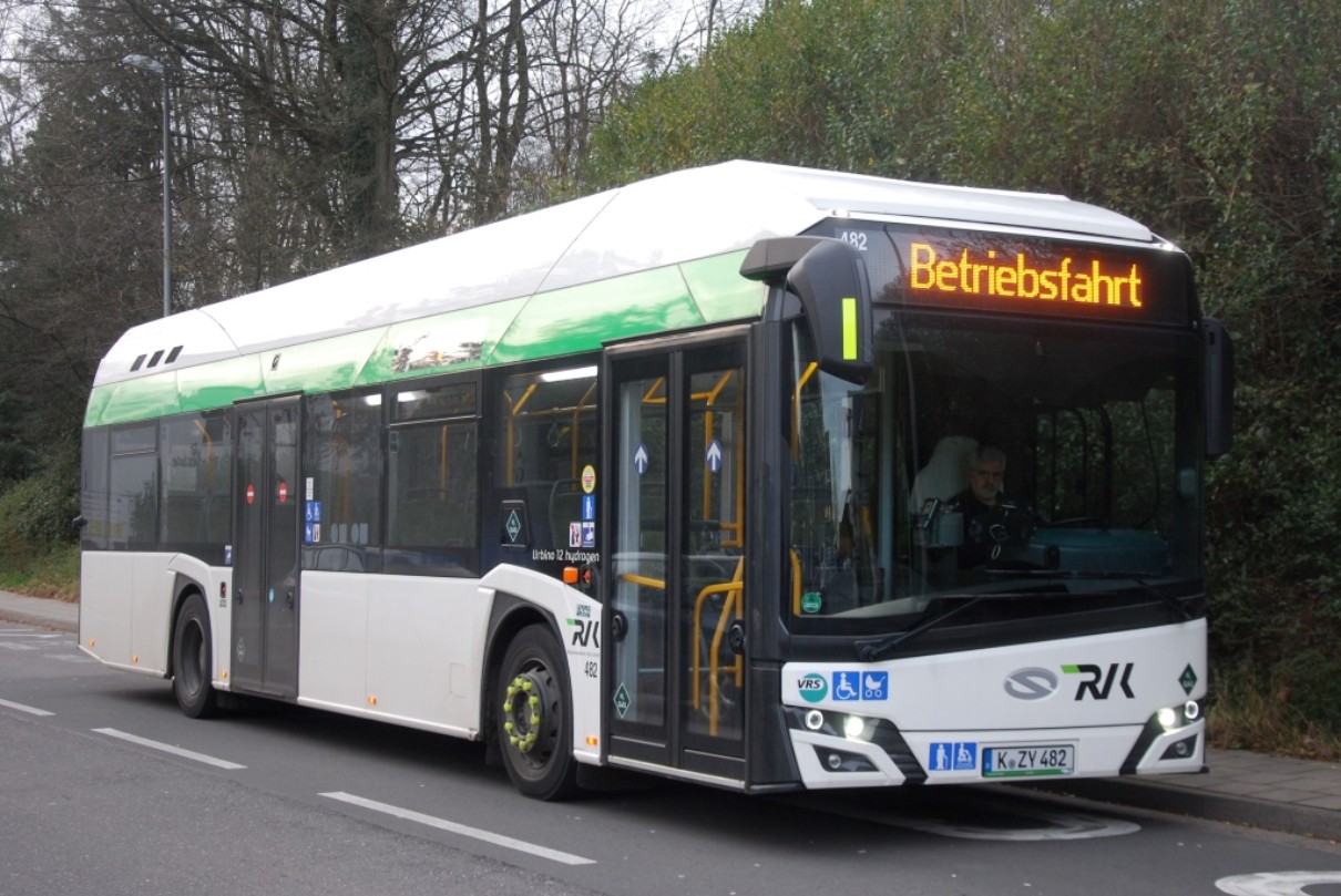 An ‘Urbino 12 hydrogen’ fuel-cell bus made by Solaris Bus & Coach and operated by Regionalverkehr Köln (RVK) (image: Christian Marquordt)
