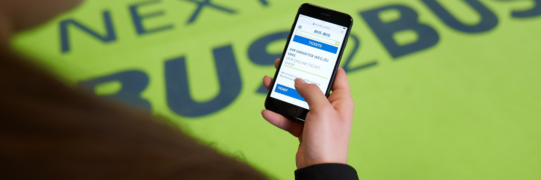 The BUS2BUS website, or more precisely the ticket shop, can be seen on the display of a smartphone held by a trade visitor. The BUS2BUS website, or more precisely the ticket shop, can be seen on the display of a smartphone held by a trade visitor.